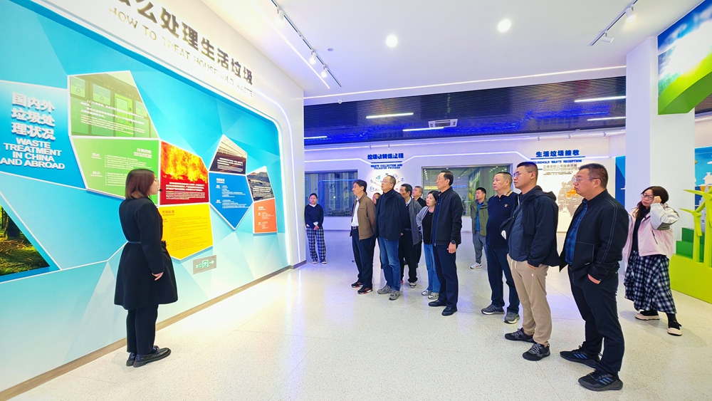 考察重庆三峰御临环保发电公司_副本.jpg 考察重庆三峰御临环保发电公司_副本.jpg