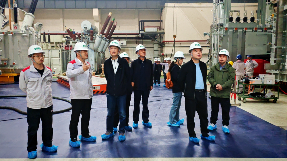 考察南瑞博瑞变压器公司_副本.jpg 考察南瑞博瑞变压器公司_副本.jpg